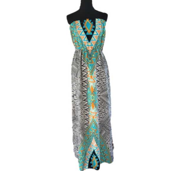 hello miss Dresses & Skirts - Francesca’s Maxi Dress Hello Miss Strapless Aztec Pattern Size Medium EUC